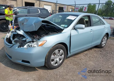 2007 Toyota Camry Le z USA, uszkodzony, nr VIN 4T1BE46K07U507019